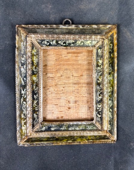 Coppia di cornici in legno dorato e vetri decorati con torchon-photo-4