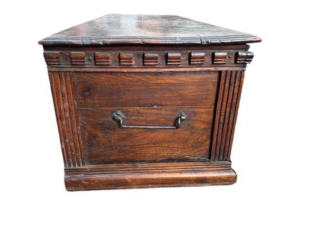 Cassone piemontese in noce (restauri)-photo-2