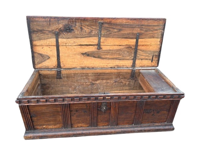 Cassone piemontese in noce (restauri)-photo-4