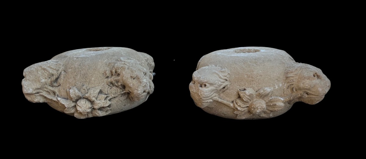 Coppia di capitelli figurati in pietra leccese