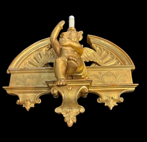 Coppia di sculture raffiguranti angeli in legno intagliato e dorato-photo-2