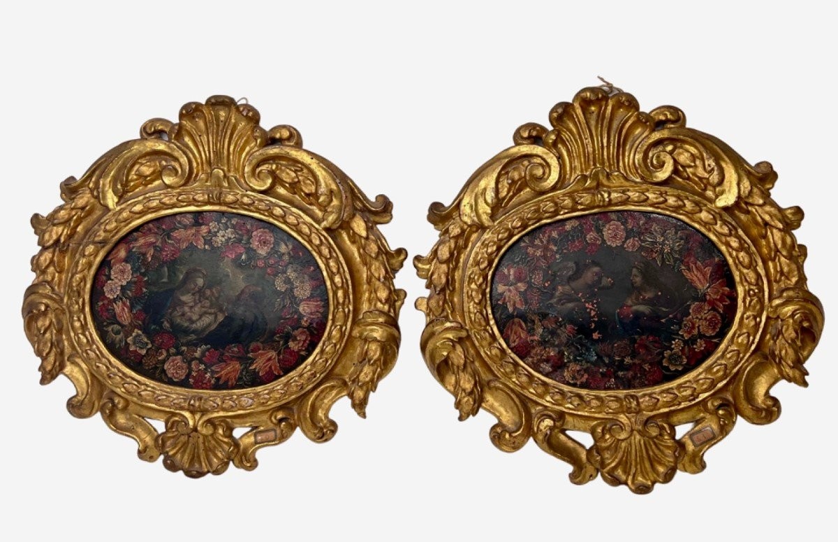 Coppia di dipinti su rame in cornici coeve in legno intagliato e dorato