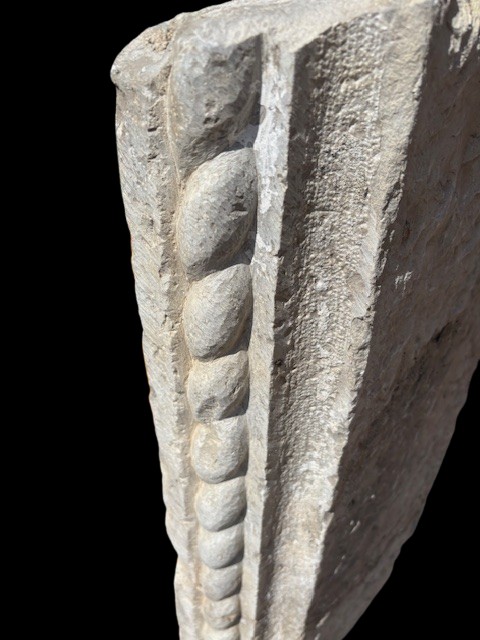 Frammento di fregio veneziano  in marmo bianco d'Istria-photo-2