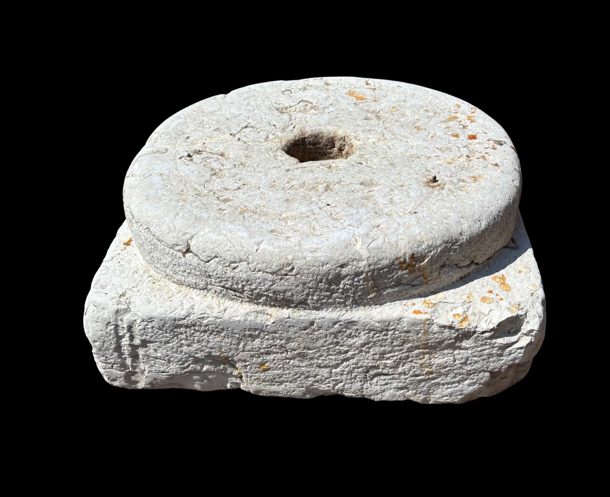 basamento veneziano  di colonna in marmo bianco d'Istria 