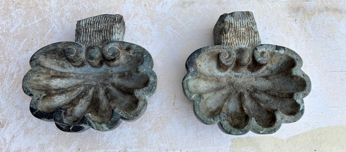 coppia di acquasantiere in marmo verde