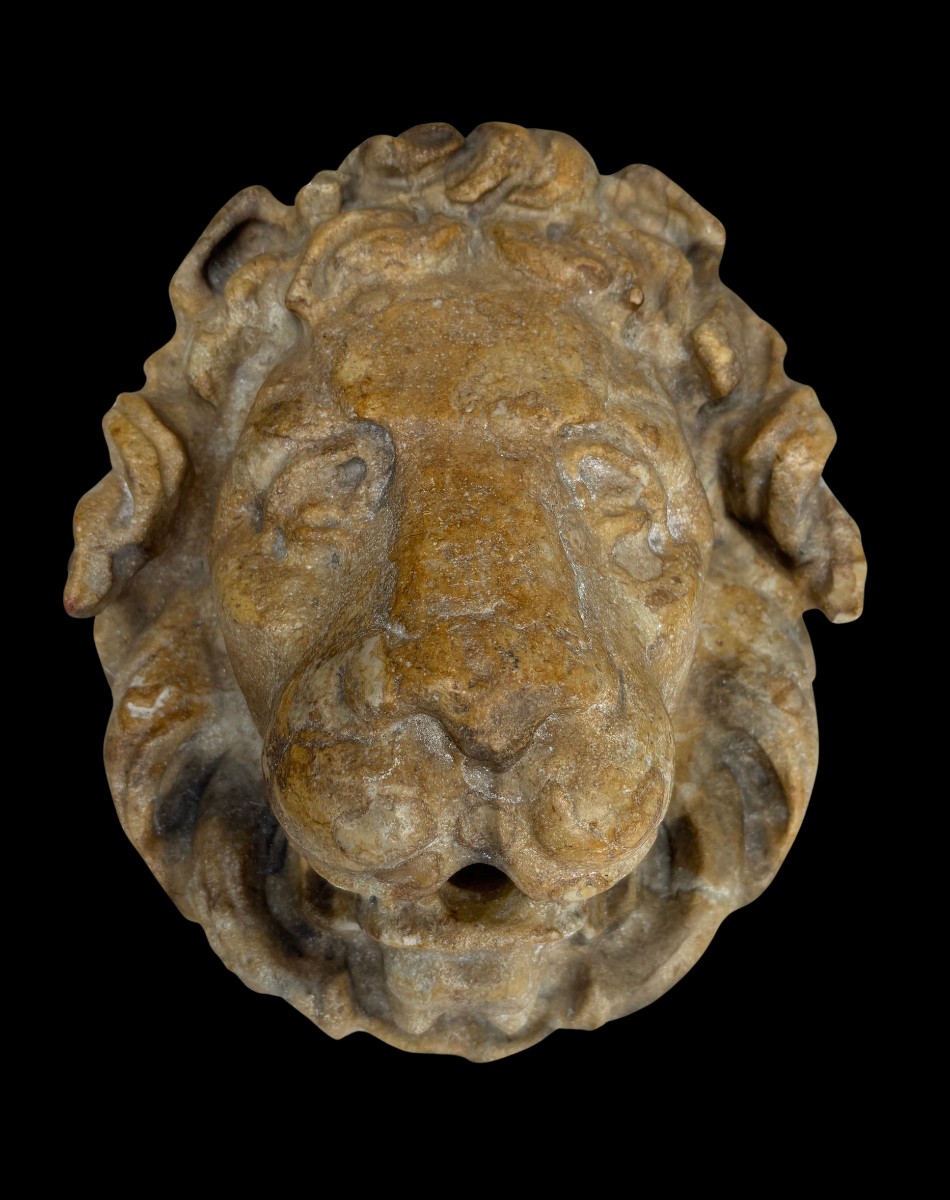 Mascherone da fontana in marmo giallo 