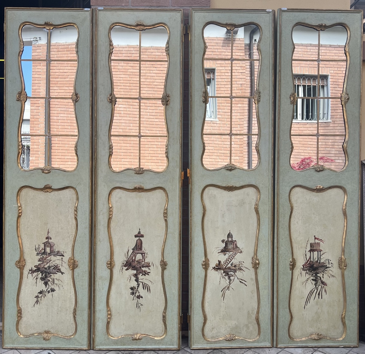 Coppia di porte doppie in legno dipinto e parzialmente dorato di area veneziana-photo-2
