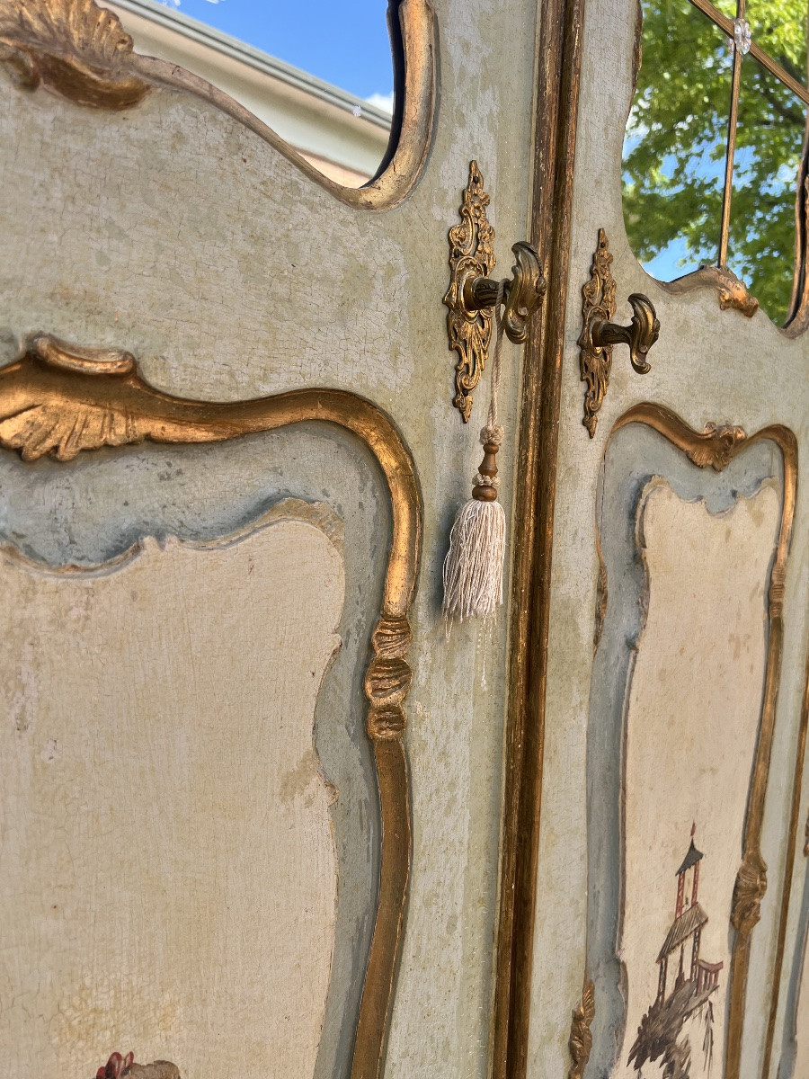 Coppia di porte doppie in legno dipinto e parzialmente dorato di area veneziana-photo-1