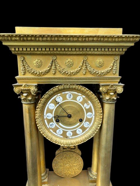 OROLOGIO A PORTICO IN BRONZO DORATO DI EPOCA IMPERO.-photo-2