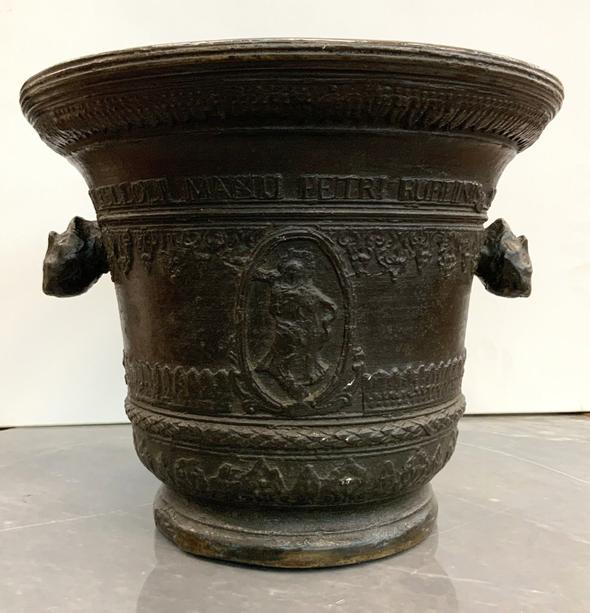 Mortaio in bronzo firmato e datato " Francis Pelloli manu petri Ruffinis 1779 "-photo-3