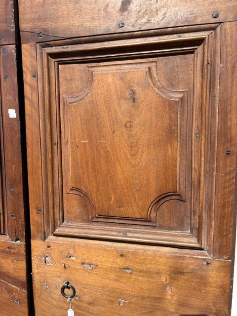 Porta a 2 battenti in noce con formelle con ferramenta originali , Umbria-photo-2