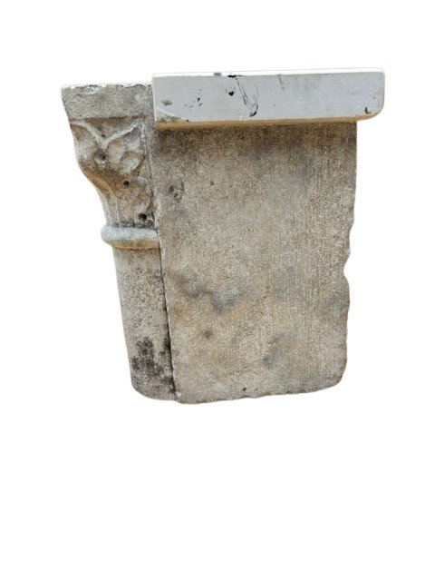 Frammento di colonna con capitello in marmo bianco ( adattato a sostegno)-photo-4