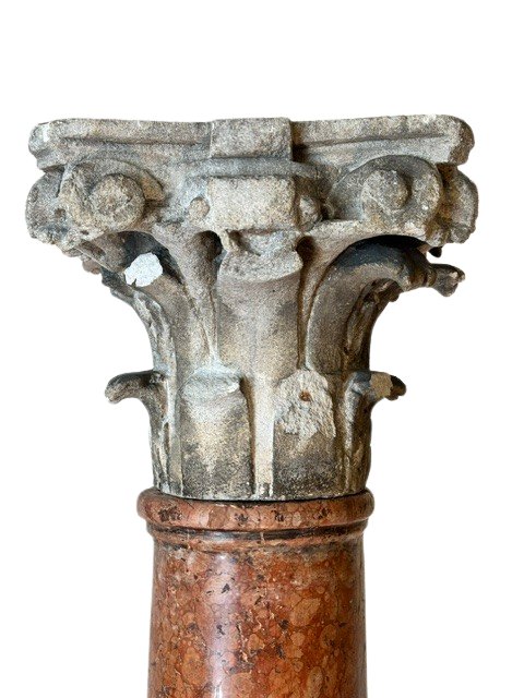 Coppia di colonne veneziane in marmo rosa di Verona con capitelli in pietra -photo-4