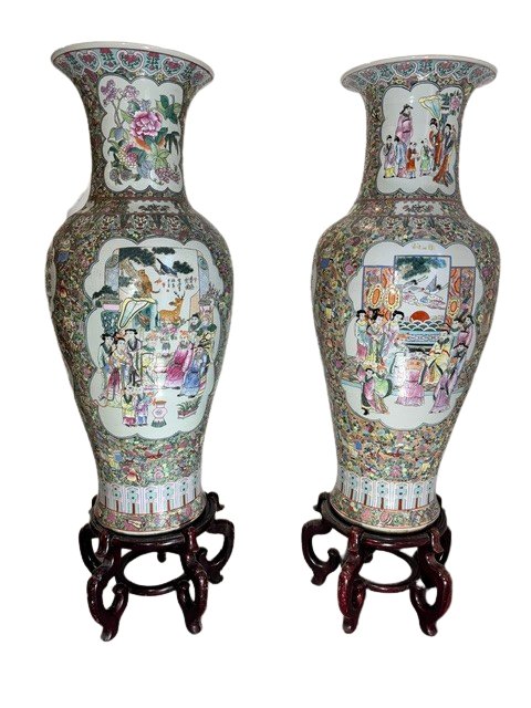 Coppia di vasi in porcellana policreoma, Cina