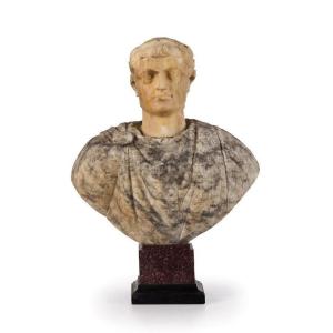 Busto in marmi diversi con basetta in porfido (non coeva )