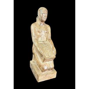 Scultura in terracotta raffigurante lo scriba seduto