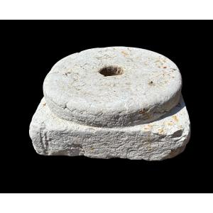 basamento veneziano  di colonna in marmo bianco d'Istria 