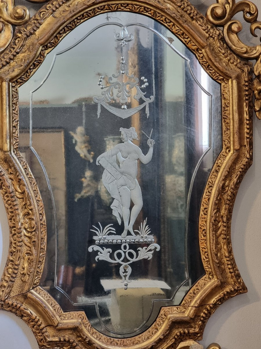 Grande luniera veneziana del XVIII secolo con specchio inciso – raffigurazione mitologica-photo-2