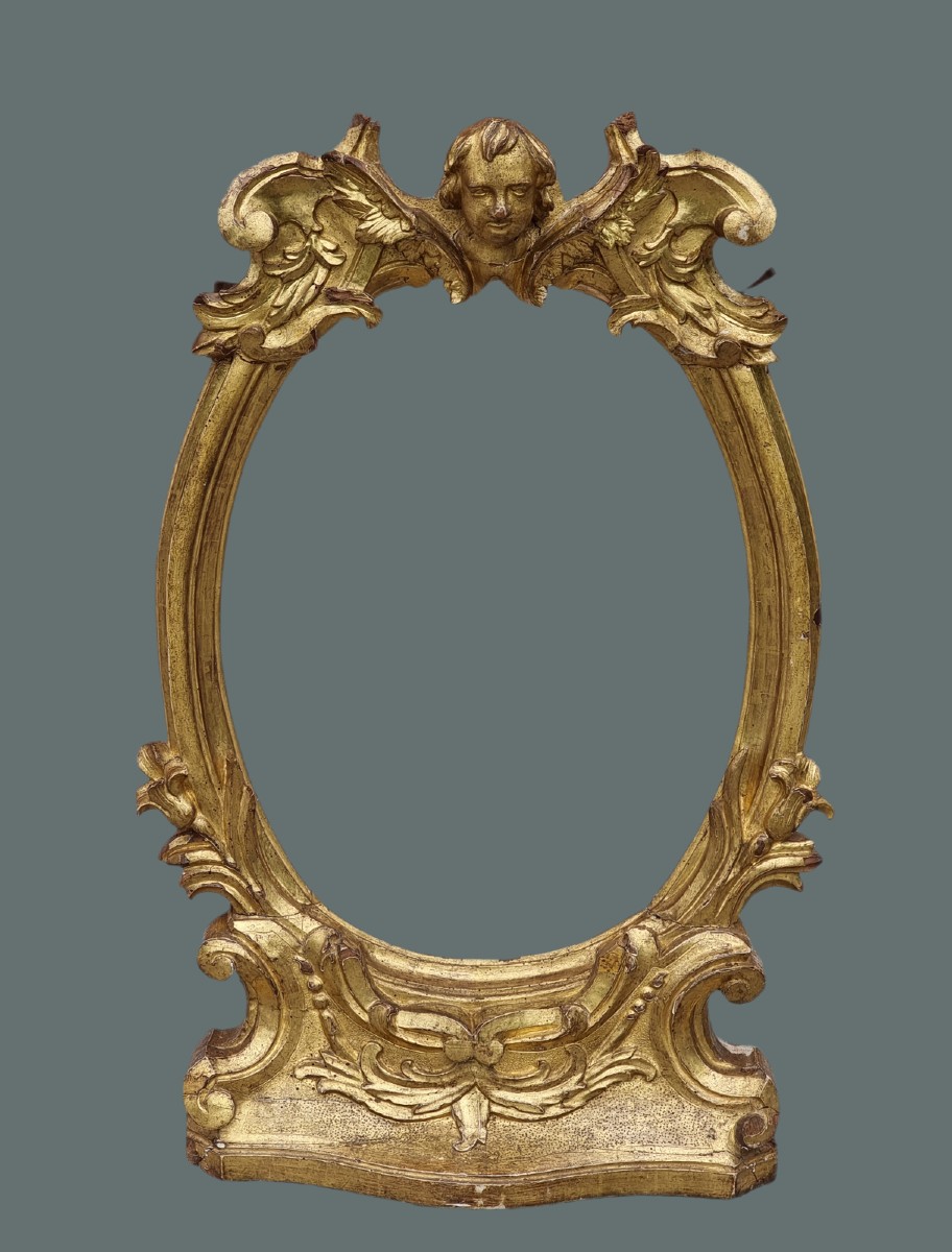 cornice ligure-toscana tardo rinascimentale con angelo alato, fine XVI - inizi XVII secolo