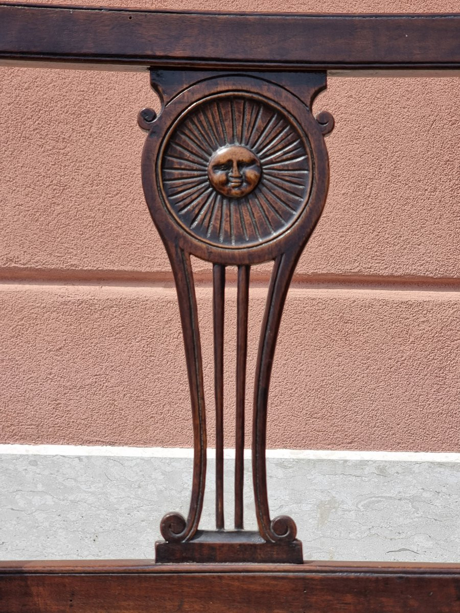 Set di quattro poltrone Luigi XVI in noce intagliato – Italia settentrionale, circa 1760–1770-photo-3