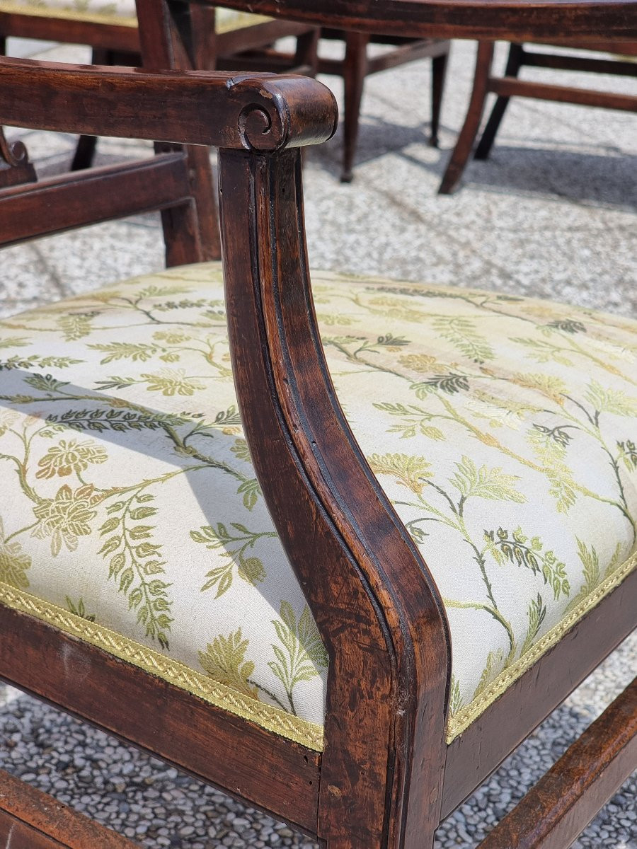 Set di quattro poltrone Luigi XVI in noce intagliato – Italia settentrionale, circa 1760–1770-photo-5