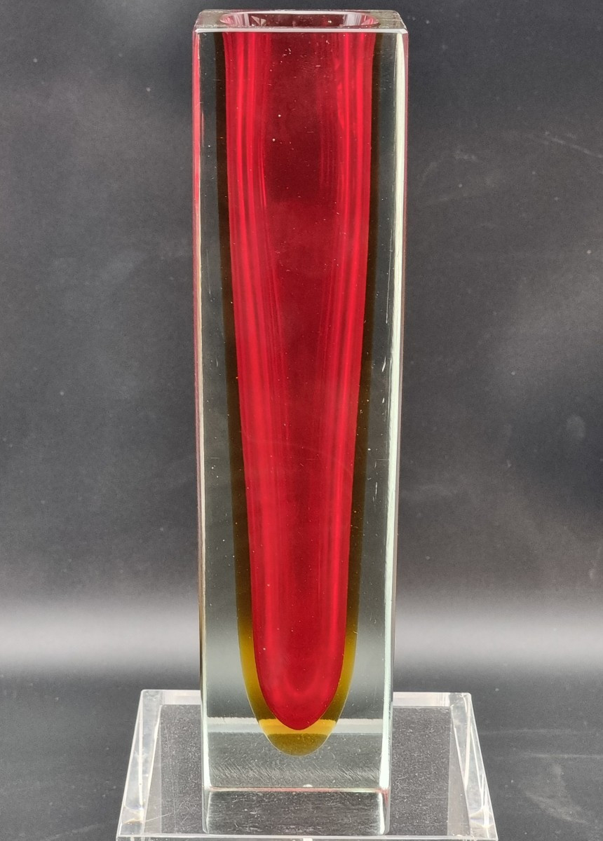 Vaso in vetro massiccio sommerso, stile Murano, anni 1970–1980