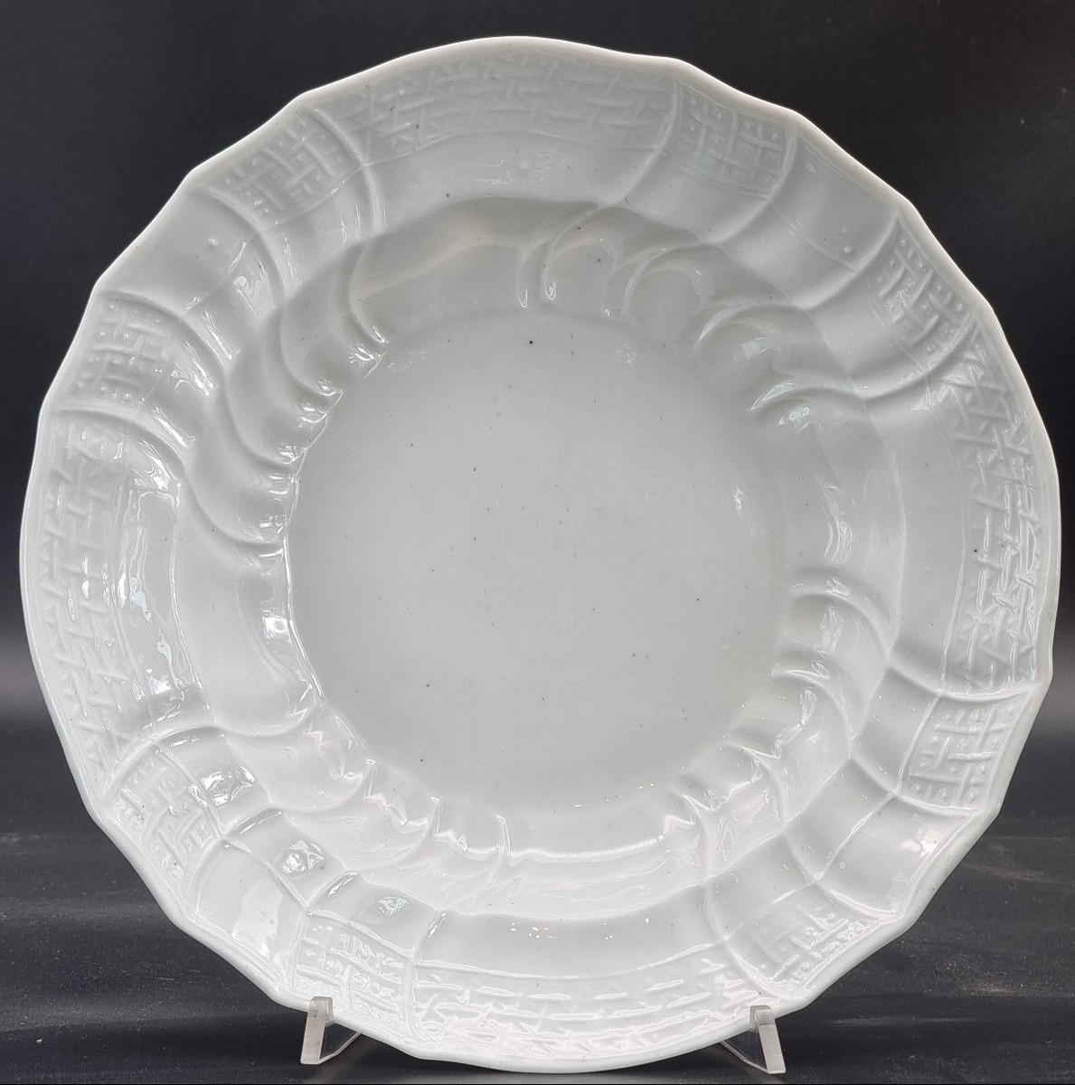 Piatto fondina in porcellana Meissen, motivo Neu Brandenstein, seconda metà del XVIII secolo