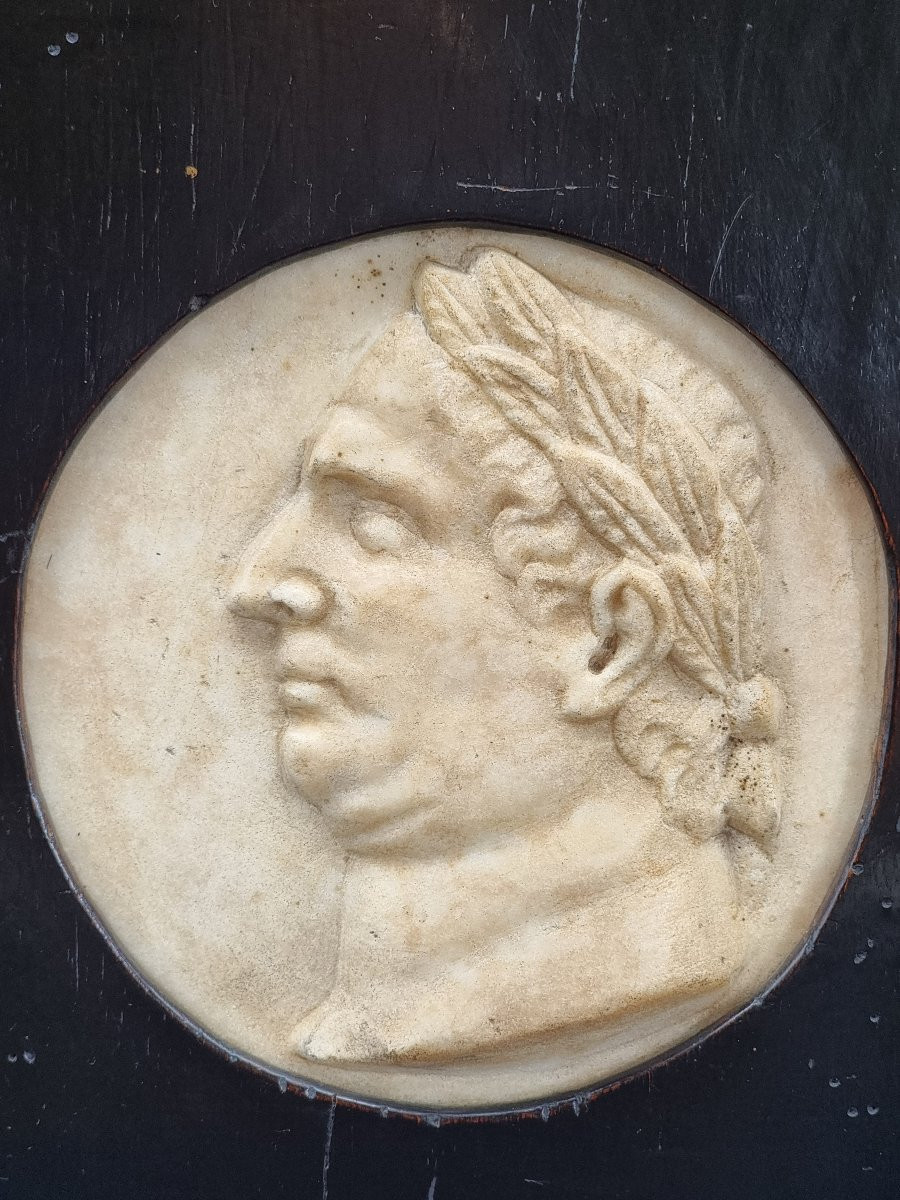 Effigie di imperatore romano – bassorilievo scolpito in marmo, Italia, prima metà del XIX secol-photo-2