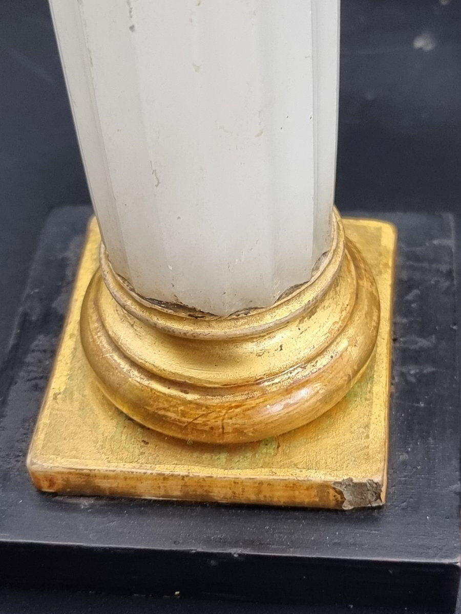 Coppia di eleganti colonne neoclassiche in alabastro e legno dorato, inizi XIX secolo-photo-2