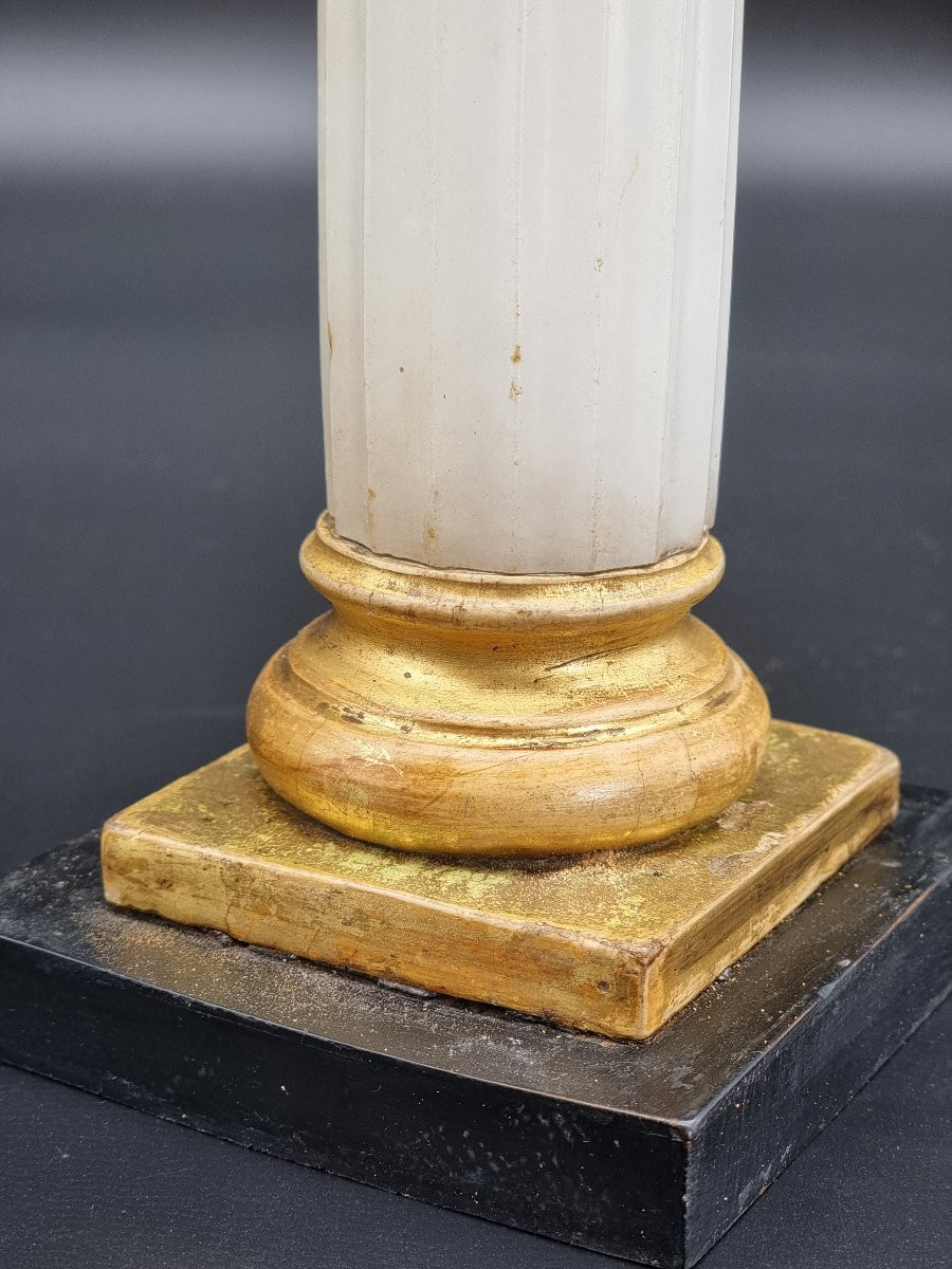 Coppia di eleganti colonne neoclassiche in alabastro e legno dorato, inizi XIX secolo-photo-3