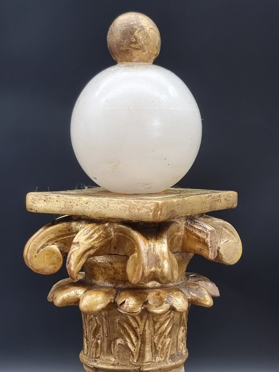 Coppia di eleganti colonne neoclassiche in alabastro e legno dorato, inizi XIX secolo-photo-4