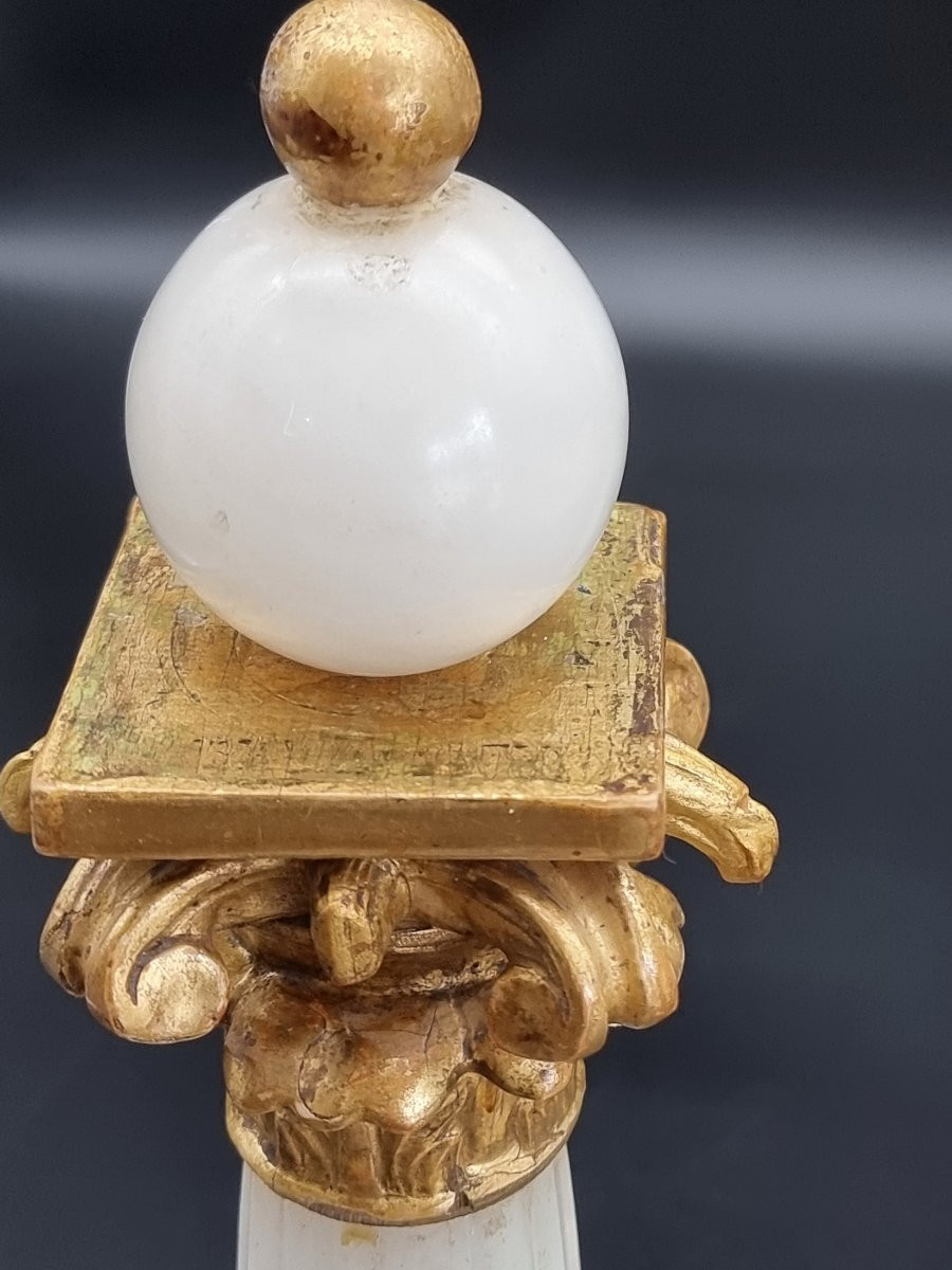 Coppia di eleganti colonne neoclassiche in alabastro e legno dorato, inizi XIX secolo-photo-5