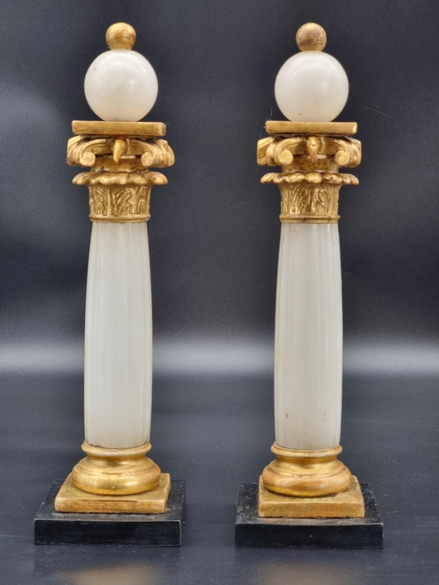 Coppia di eleganti colonne neoclassiche in alabastro e legno dorato, inizi XIX secolo-photo-6