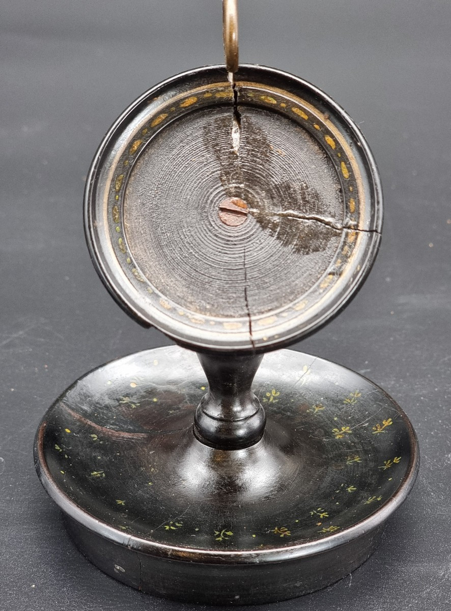 Elegante portaorologi vittoriano in legno di frutto ebanizzato, Inghilterra, prima metà del XIX