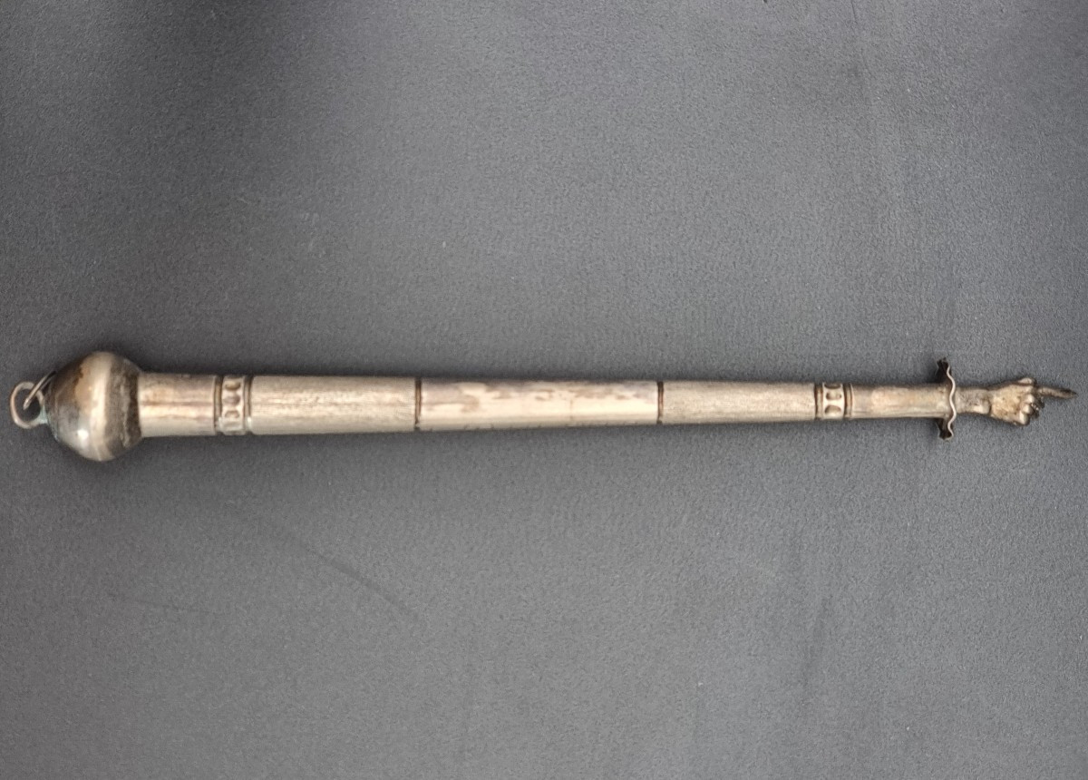 Yad da Torah in argento russo “84 zolotnik”, fine XIX‑inizio XX secolo – 23 cm, 56 g