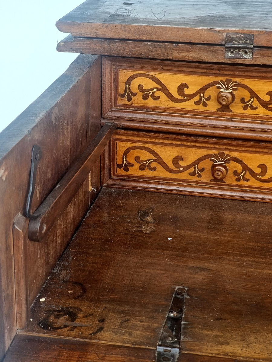 Cassettone a ribalta in noce, Veneto, seconda metà del Seicento-photo-5