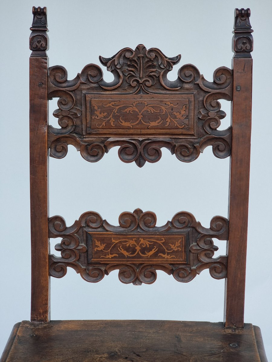 Seggiolone a cartella in noce intagliato, Nord Italia, fine XVII – inizio XVIII secolo-photo-4