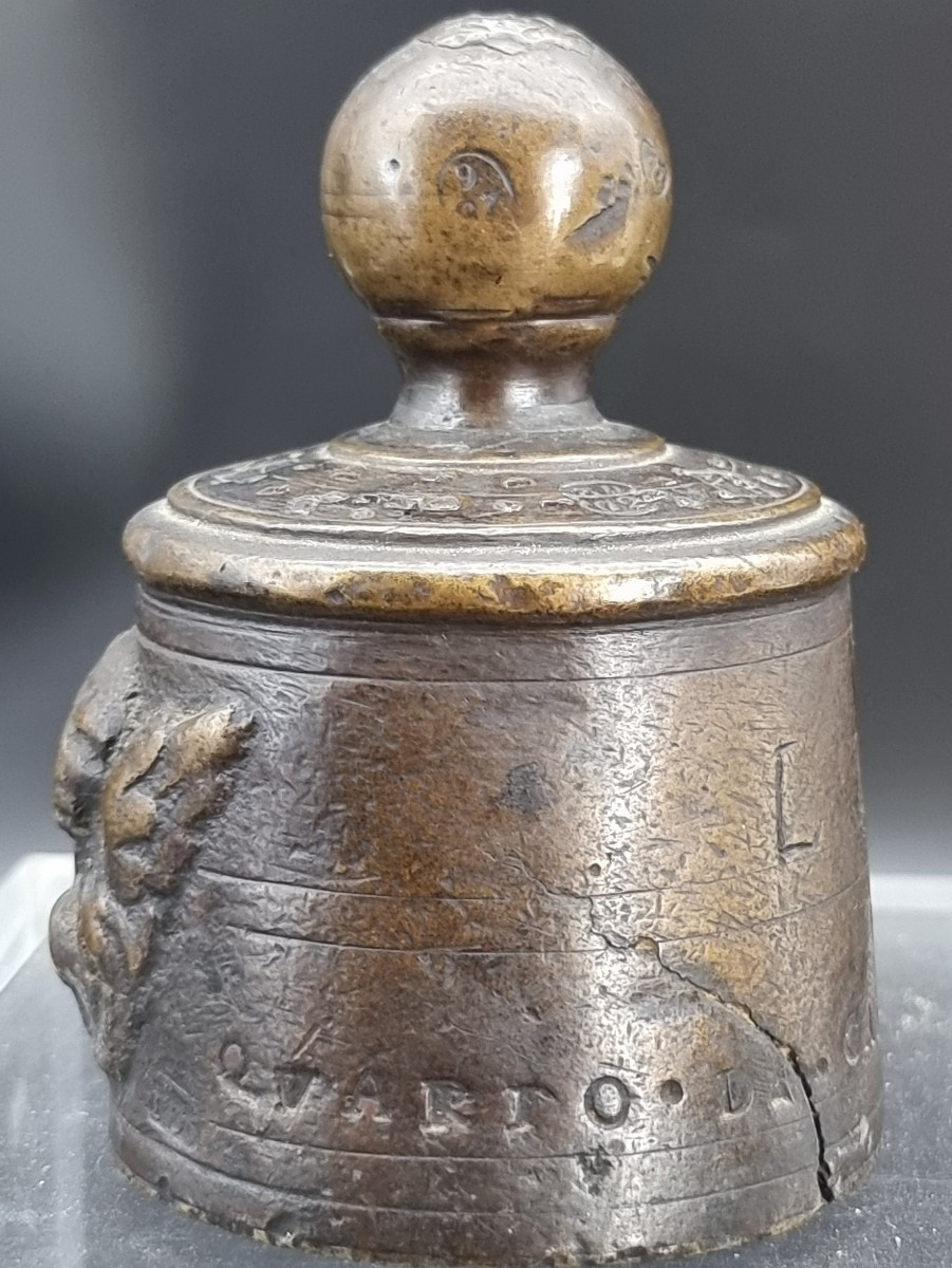 Peso da bilancia veneziano in bronzo con leone marciano – “Quarto di Calvea”-photo-2