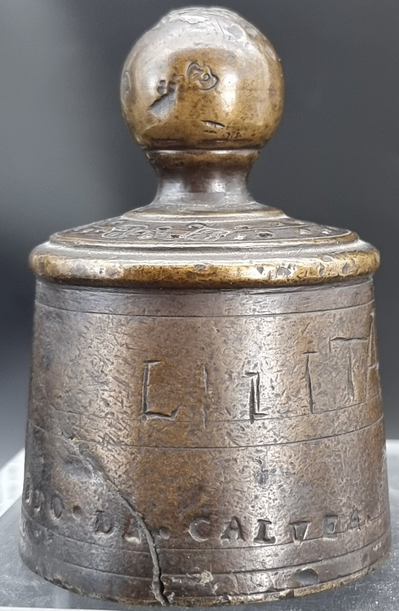 Peso da bilancia veneziano in bronzo con leone marciano – “Quarto di Calvea”-photo-3