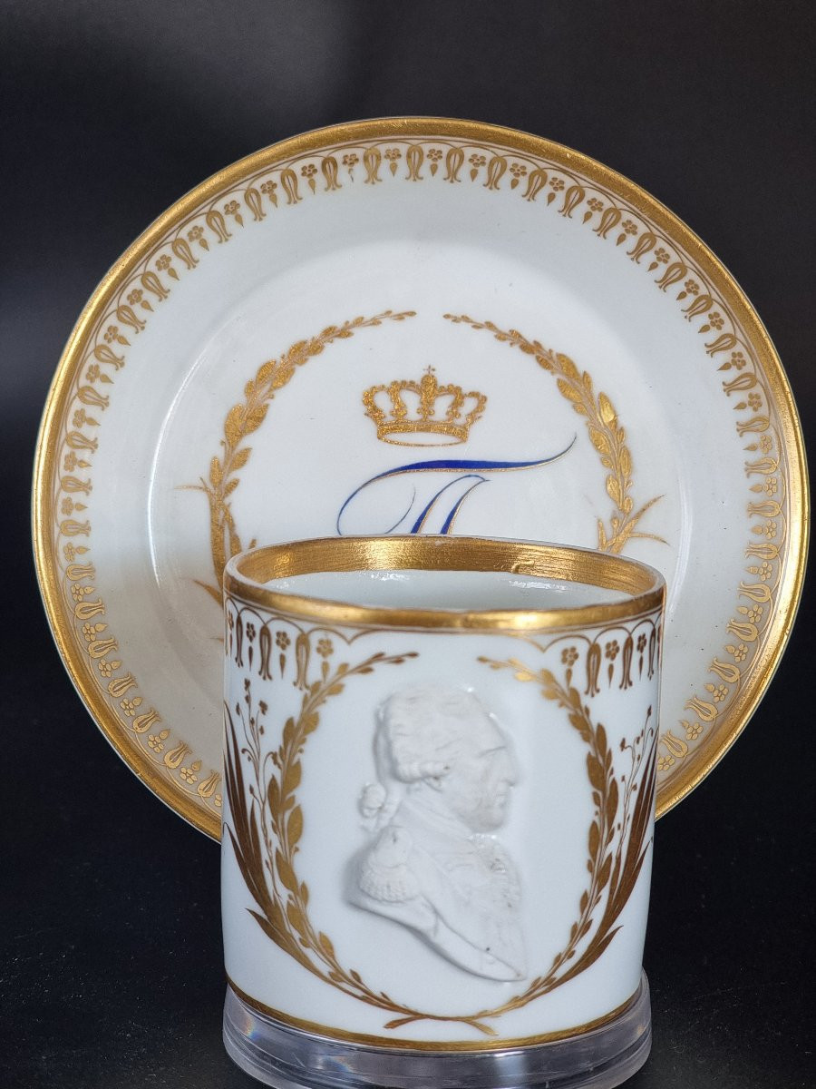 Coppia di tazzine in porcellana Meissen con piattini, fine XIX – inizio XX secolo-photo-2