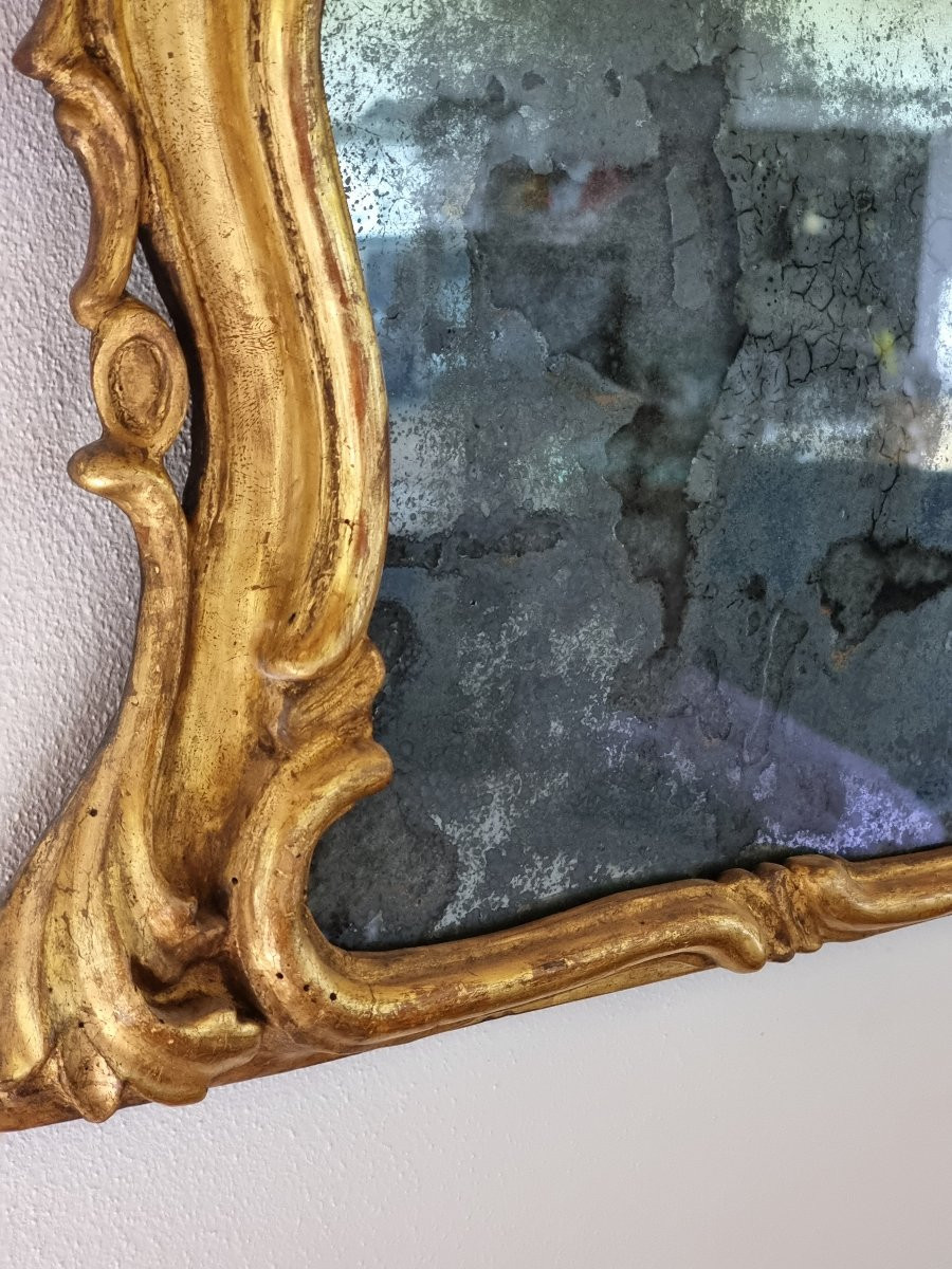 Specchiera veneziana da caminiera, XVIII secolo, intagliata e dorata a foglia d’oro-photo-2