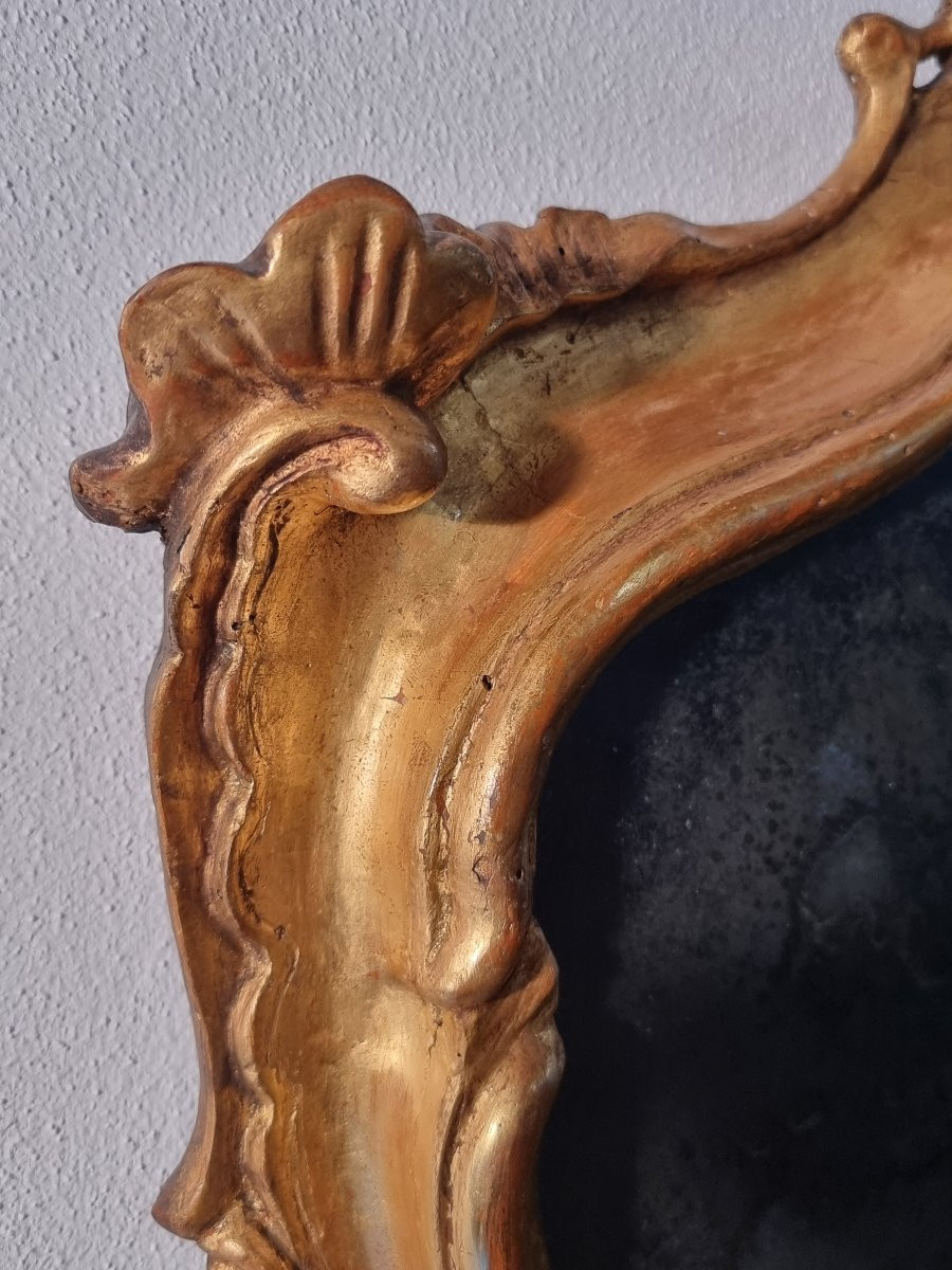 Specchiera veneziana da caminiera, XVIII secolo, intagliata e dorata a foglia d’oro-photo-7