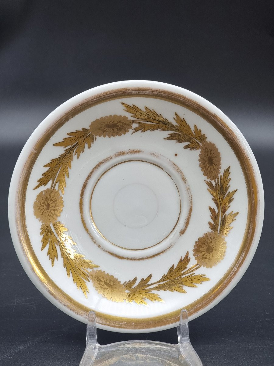 Tazzina da cioccolata in porcellana bianca e oro – Europa, XIX secolo-photo-4