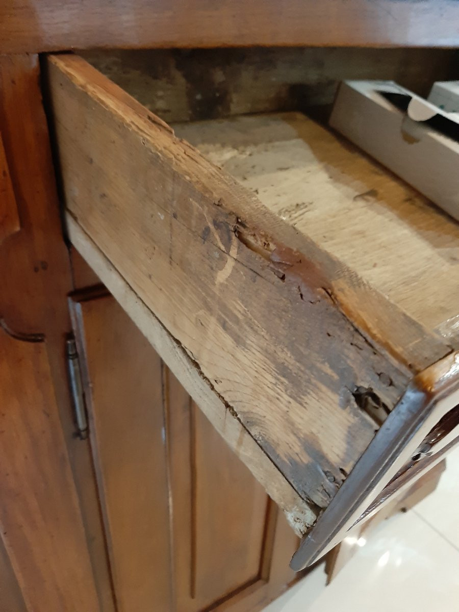 Credenza veneta scantonata in noce, XVIII secolo-photo-1