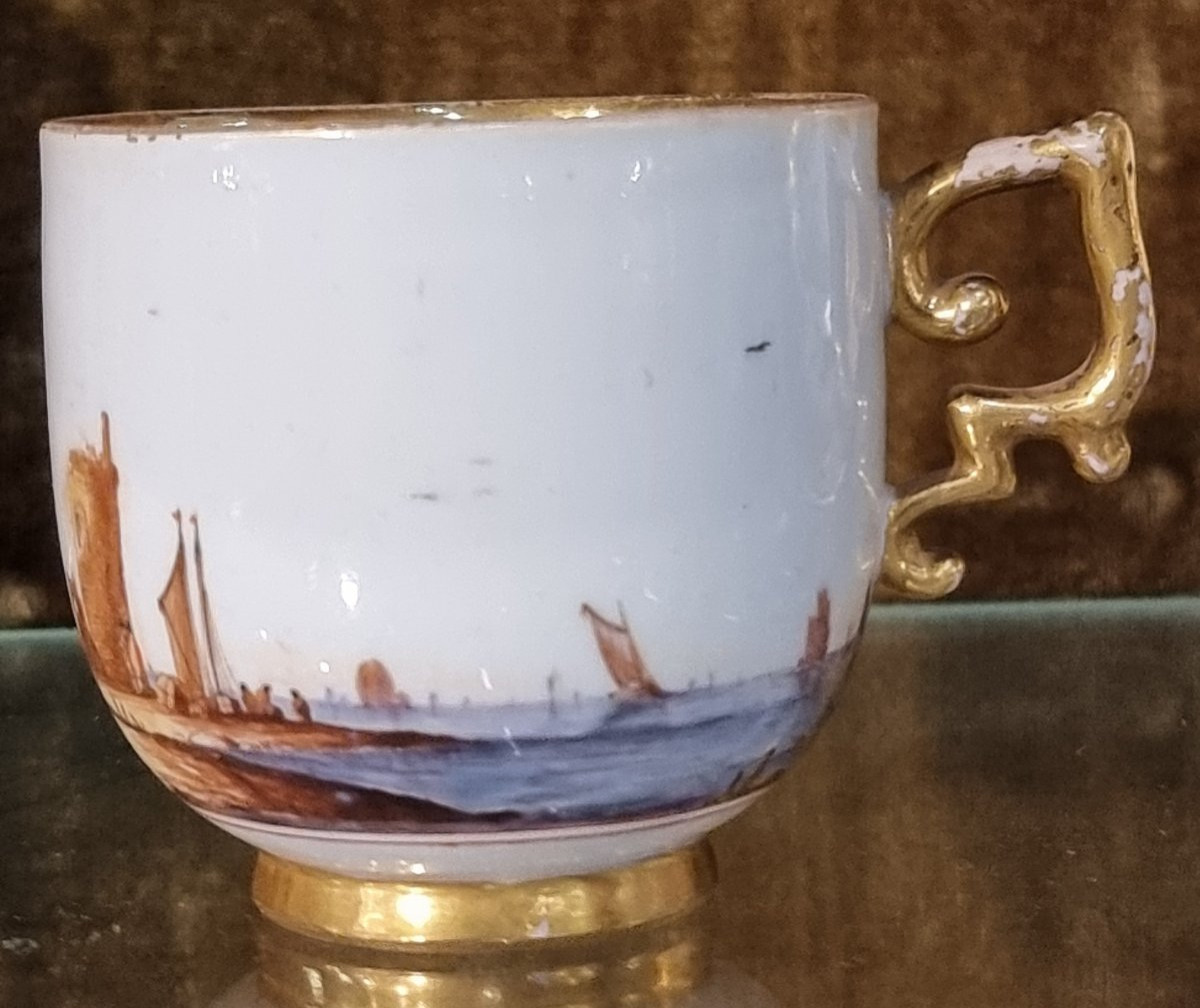 Tazzina con piattino in porcellana di Meissen, Germania, circa 1720–1730-photo-2