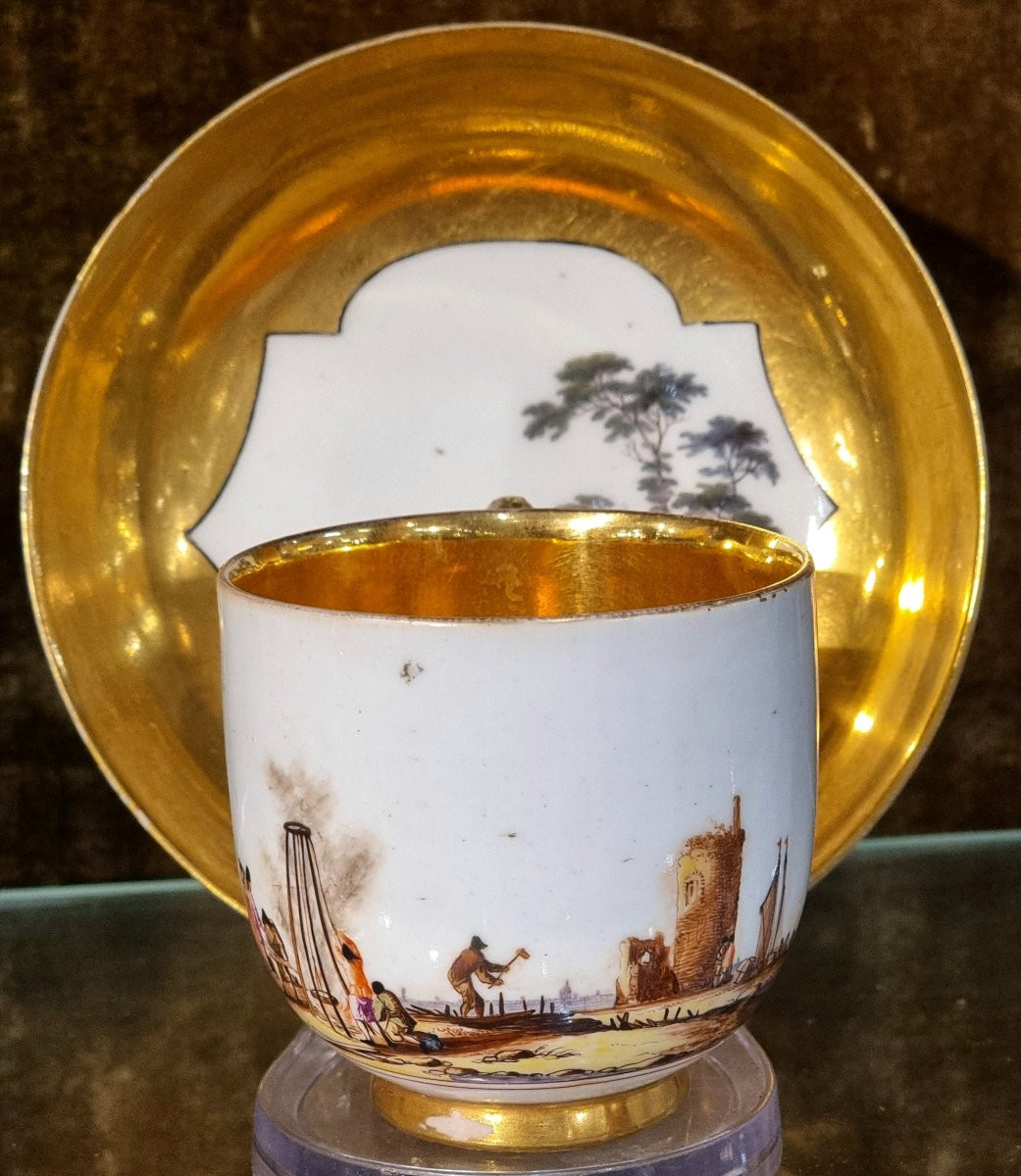 Tazzina con piattino in porcellana di Meissen, Germania, circa 1720–1730-photo-4