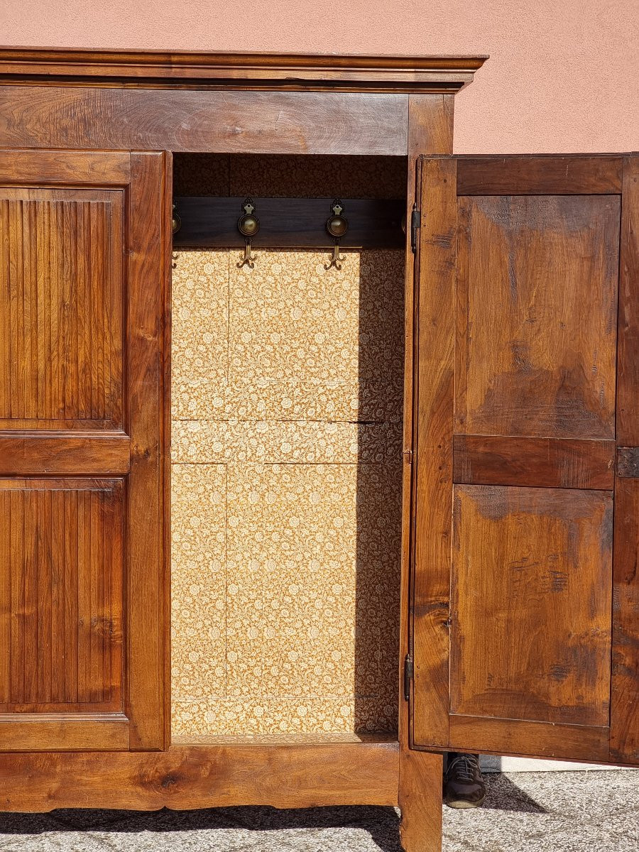 Armadio piemontese in noce con ante scanalate, fine XVIII secolo-photo-4