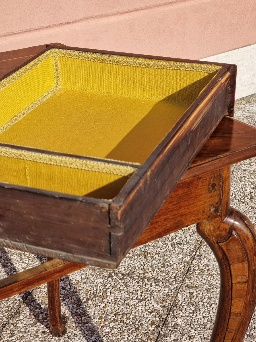 Tavolino in noce intarsiato, area veneta o emiliana, XVIII secolo-photo-4