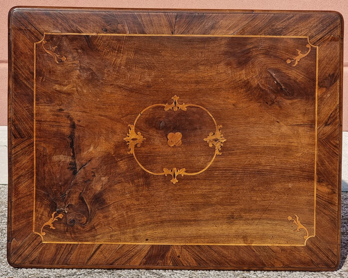 Tavolino in noce intarsiato, area veneta o emiliana, XVIII secolo-photo-3
