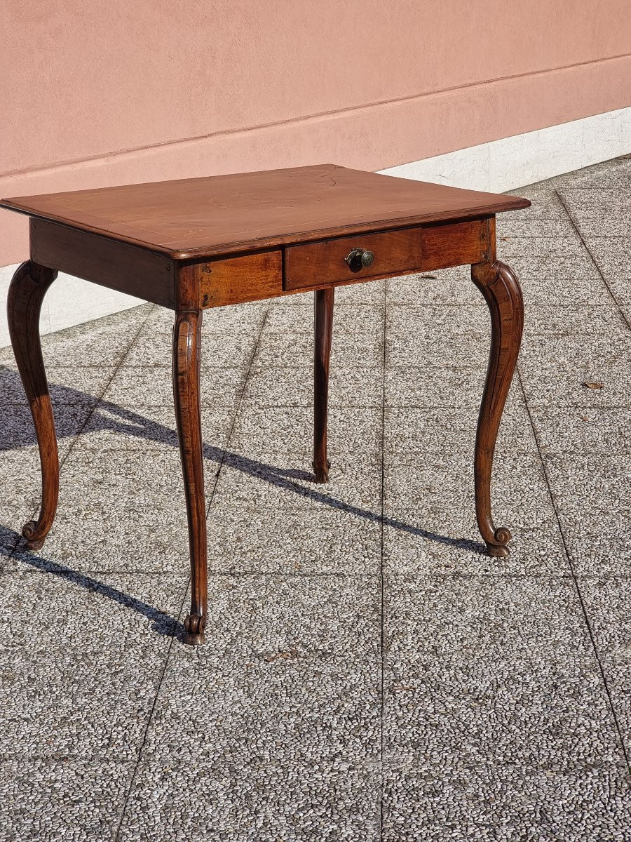 Tavolino in noce intarsiato, area veneta o emiliana, XVIII secolo-photo-8